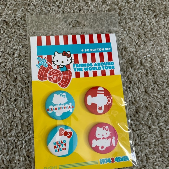 Hello Kitty Button Set - Red, Blue, Yellow - Picture 2 of 3